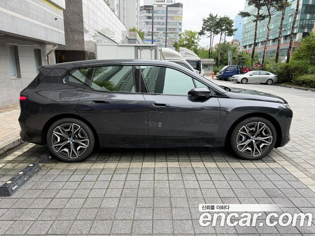 BMW iX xDrive M60 — пробег 17 533 км — фото 3 из 5