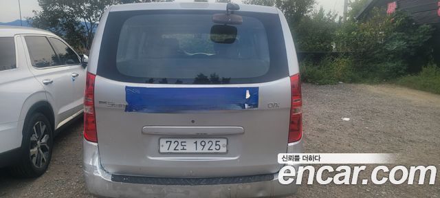 Hyundai Starex 12-Seater Wagon CVX Deluxe — пробег 258 534 км — фото 3 из 5