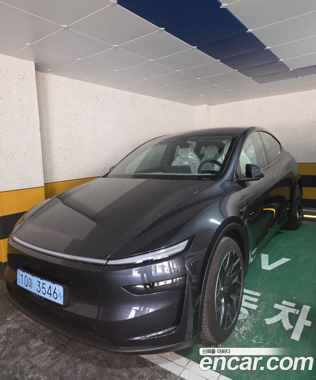 Tesla Model Y L Long Range AWD — пробег 11 км — фото 1 из 5