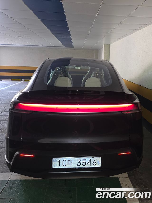 Tesla Model Y L Long Range AWD — пробег 11 км — фото 2 из 5