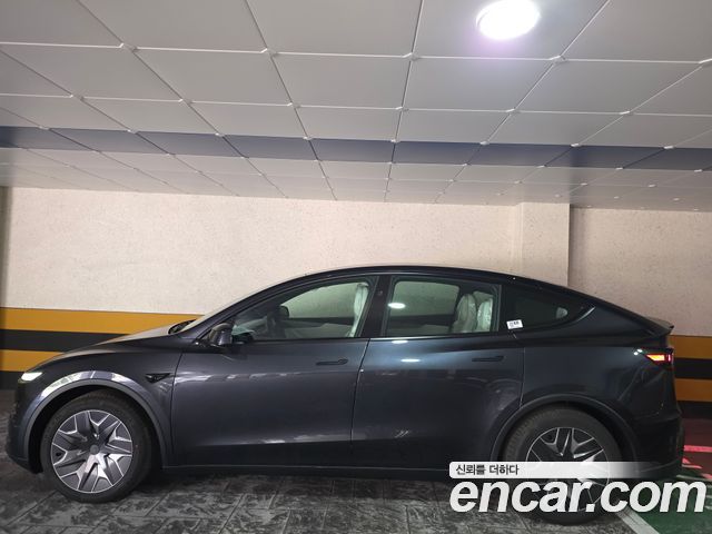 Tesla Model Y L Long Range AWD — пробег 11 км — фото 3 из 5