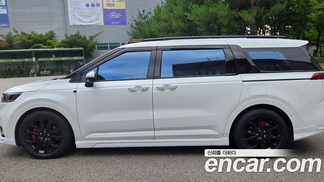 Kia Carnival Gasoline 7-Seater Noblesse — пробег 33 000 км — фото 3 из 5