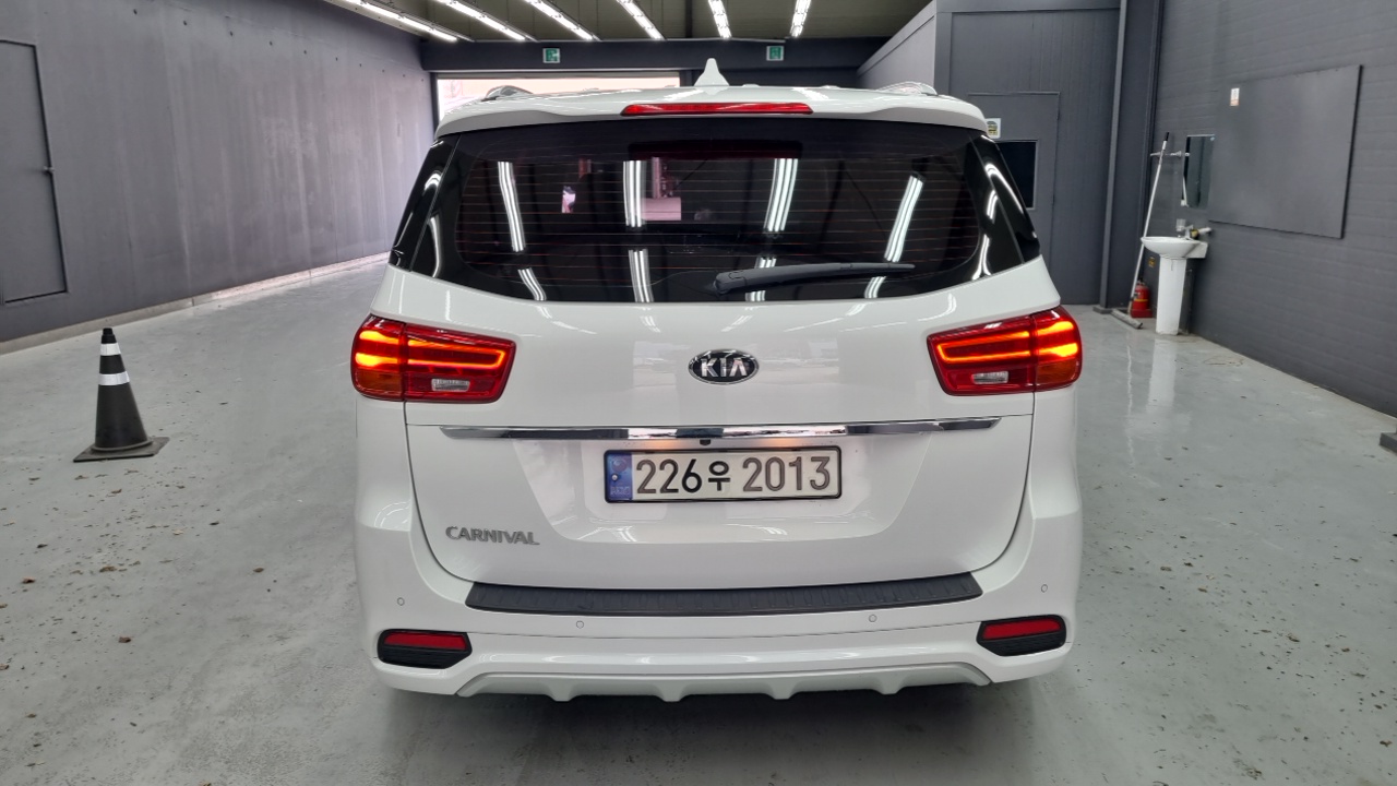 Kia Carnival из Кореи Encar