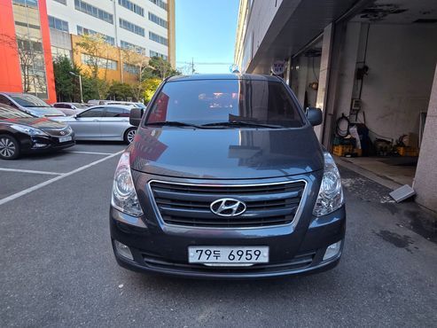 Hyundai Starex 12-Seater Wagon Smart — пробег 201 223 км — фото 1 из 5