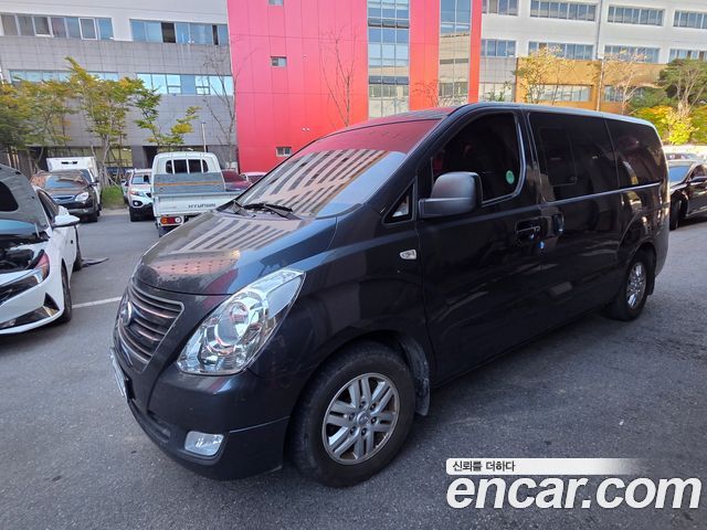 Hyundai Starex 12-Seater Wagon Smart — пробег 201 223 км — фото 2 из 5