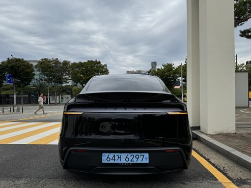 Tesla Model Y Premium RWD — пробег 920 км — фото 3 из 5