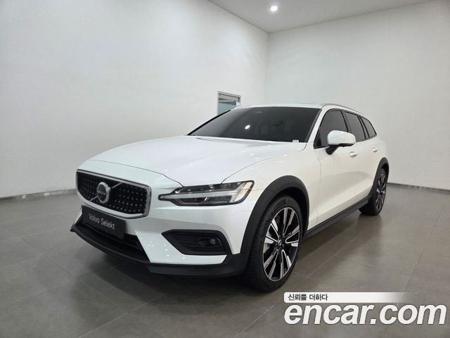Volvo V60 B5 Ultra AWD — пробег 1 802 км — фото 1 из 5