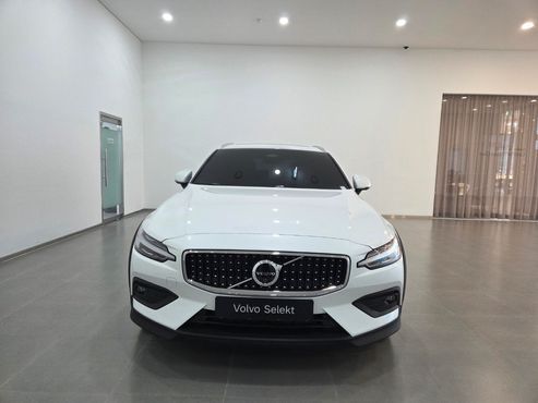 Volvo V60 B5 Ultra AWD — пробег 1 802 км — фото 3 из 5