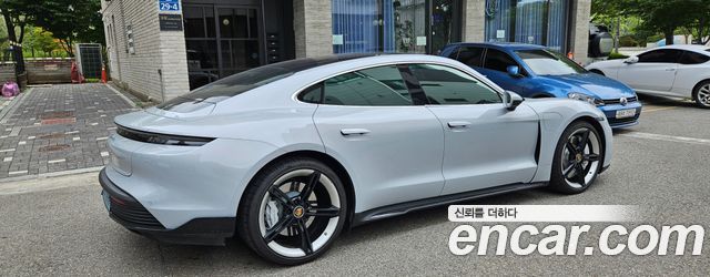 Porsche Taycan 4S — пробег 26 000 км — фото 4 из 5