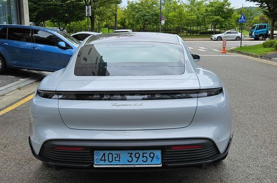 Porsche Taycan 4S — пробег 26 000 км — фото 5 из 5