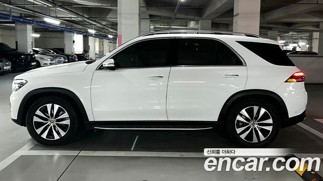 Mercedes-Benz GLE-Class GLE300d 4MATIC — пробег 12 543 км — фото 2 из 5