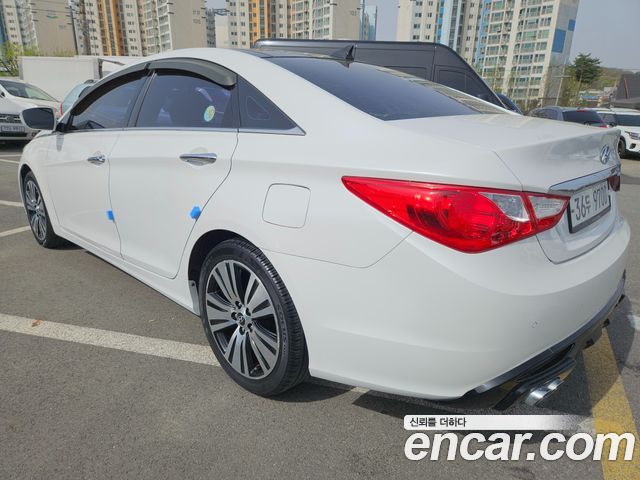 Hyundai Sonata Premier — пробег 117 960 км — фото 5 из 5