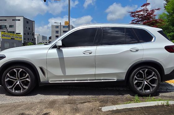 BMW X5 xDrive 30d xLine — пробег 61 612 км — фото 3 из 5
