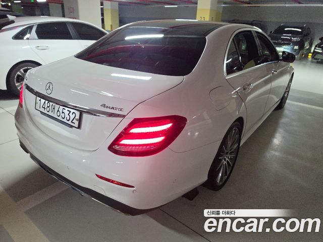 Mercedes-Benz E-Class E350 4MATIC AMG Line — пробег 63 803 км — фото 4 из 5