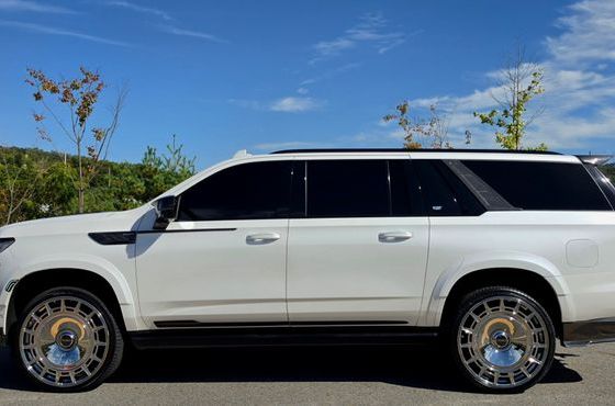Cadillac Escalade 6.2 ESV ESV Sports Platinum — пробег 28 500 км — фото 4 из 5