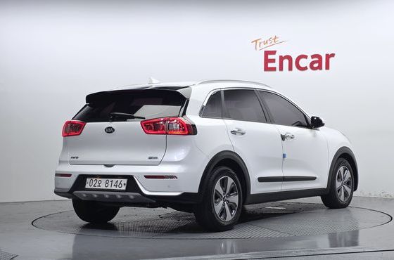Kia Niro Noblesse — пробег 110 772 км — фото 2 из 5