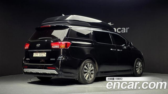 Kia Carnival 9-seater Hi-Limousine Luxury — пробег 152 358 км — фото 2 из 5