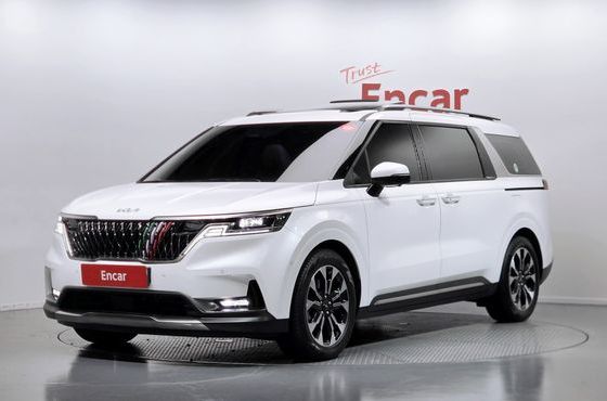 Kia Carnival Gasoline 7-Seater Signature — пробег 50 828 км — фото 1 из 5