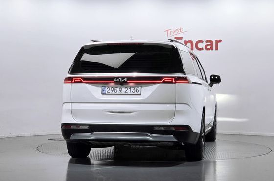Kia Carnival Gasoline 7-Seater Signature — пробег 50 828 км — фото 4 из 5