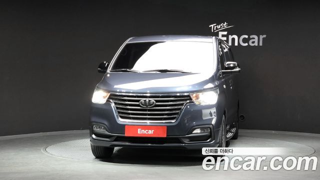 Hyundai Starex Van 3-Seater Smart — пробег 168 266 км — фото 3 из 5