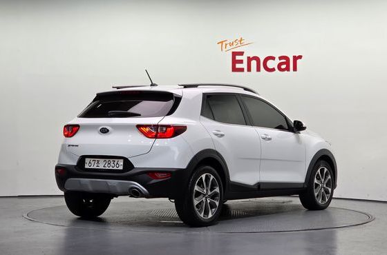 Kia Stonic 1.4 Trendy — пробег 75 888 км — фото 2 из 5