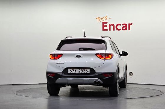 Kia Stonic 1.4 Trendy — пробег 75 888 км — фото 4 из 5