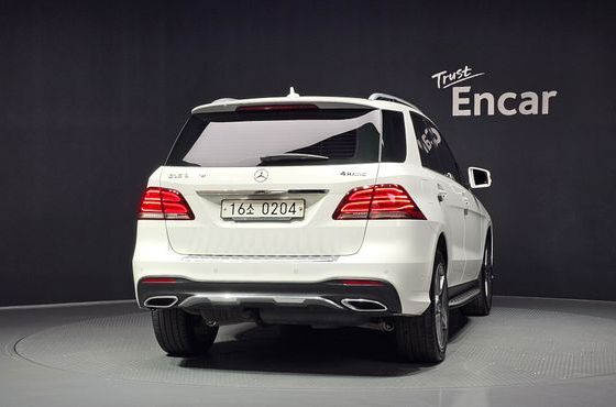 Mercedes-Benz GLE-Class GLE350 d 4MATIC — пробег 67 606 км — фото 4 из 5
