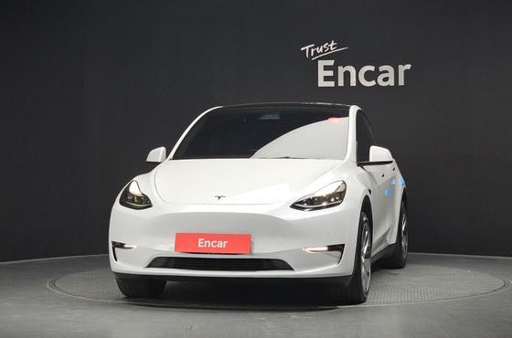 Tesla Model Y Standard Range RWD — пробег 72 047 км — фото 3 из 5