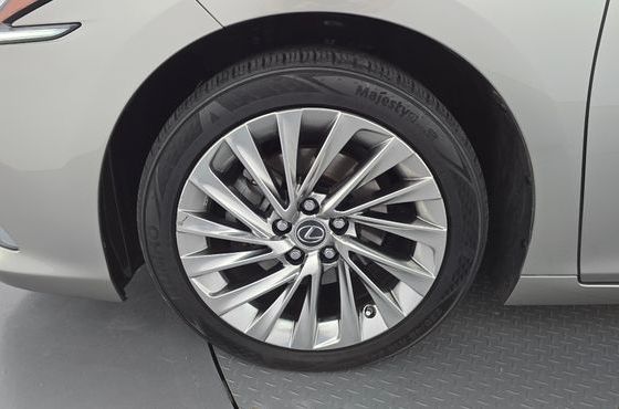 Lexus ES Luxury Plus — пробег 86 343 км — фото 5 из 5