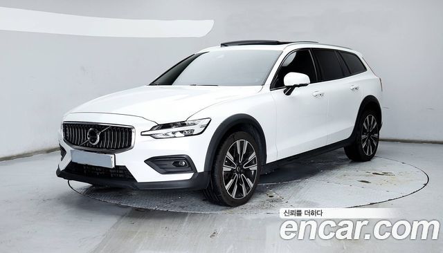 Volvo V60 B5 Pro AWD — пробег 92 189 км — фото 1 из 5