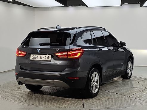 BMW X1 xDrive 18d — пробег 195 424 км — фото 4 из 5