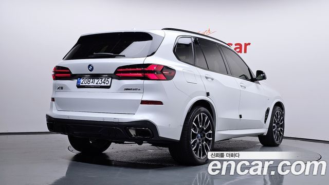 BMW X5 xDrive 50e M Sport — пробег 25 744 км — фото 2 из 5