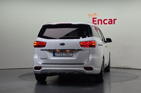 Kia Carnival 9-Seater Luxury — пробег 127 763 км — фото 4 из 5