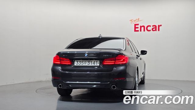 BMW 5-Series 520d xDrive Luxury Plus — пробег 85 472 км — фото 4 из 5