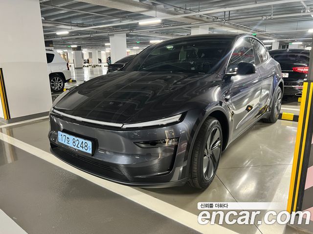 Tesla Model Y Premium RWD — пробег 2 861 км — фото 1 из 5
