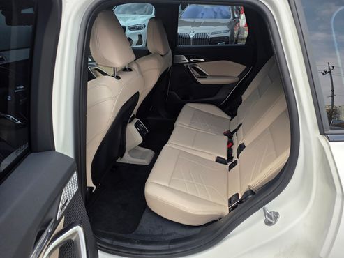 BMW X1 xDrive 20i M Sport — пробег 6 888 км — фото 3 из 5
