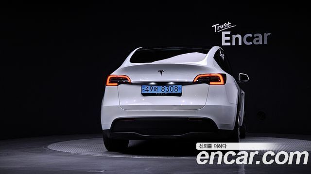 Tesla Model Y RWD — пробег 61 263 км — фото 4 из 5