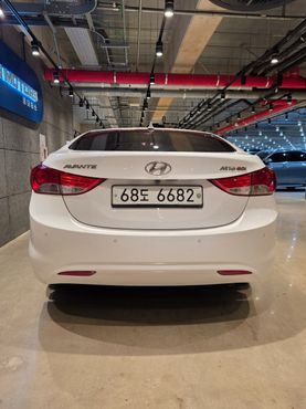 Hyundai AVANTE M16 GDI Premier — пробег 170 000 км — фото 4 из 5