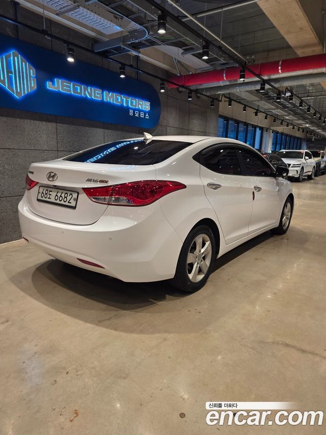 Hyundai AVANTE M16 GDI Premier — пробег 170 000 км — фото 5 из 5