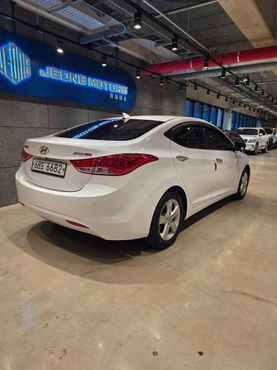 Hyundai AVANTE M16 GDI Premier — пробег 170 000 км — фото 5 из 5