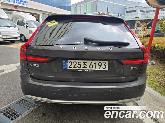 Volvo V90 B5 Ultimate AWD — пробег 41 754 км — фото 3 из 5