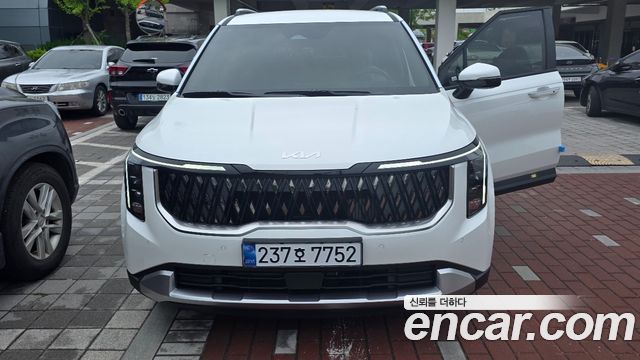 Kia Carnival HEV 9 seater Prestige — пробег 10 000 км — фото 1 из 5