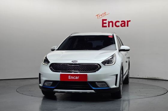 Kia Niro Prestige — пробег 144 974 км — фото 3 из 5
