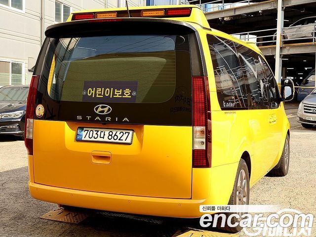 Hyundai Staria L3.5  Kinder Safety Car 15-Seater — пробег 122 835 км — фото 2 из 5