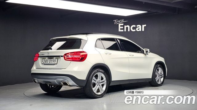 Mercedes-Benz GLA-Class GLA200 d — пробег 106 880 км — фото 2 из 5