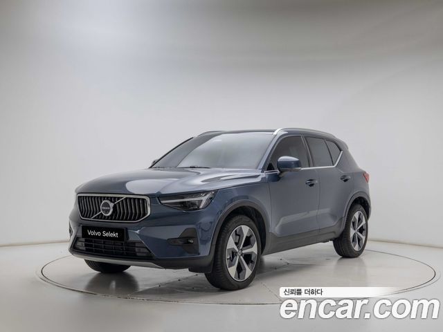 Volvo XC40 B4 Ultra Bright — пробег 10 484 км — фото 1 из 5