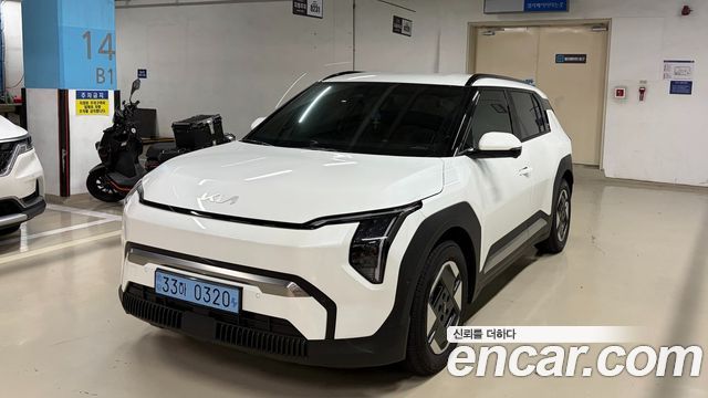 Kia EV3 Long Range 2WD Earth — пробег 920 км — фото 1 из 5