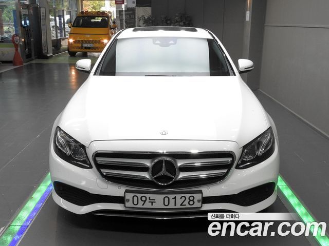 Mercedes-Benz E-Class E220d Avantgarde — пробег 116 000 км — фото 3 из 5