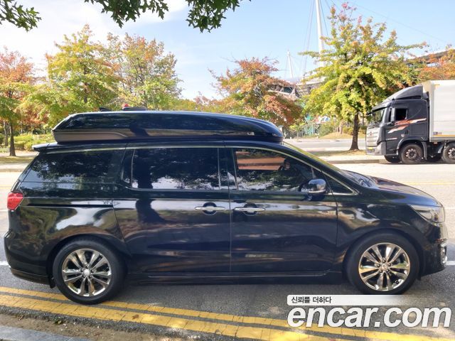 Kia Carnival 9-seater Hi-Limousine Prestige — пробег 180 232 км — фото 5 из 5