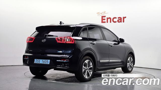 Kia Niro Noblesse — пробег 180 028 км — фото 2 из 5